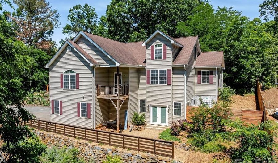 341 Pearson Dr, Asheville, NC 28801 - 4 Beds, 4 Bath