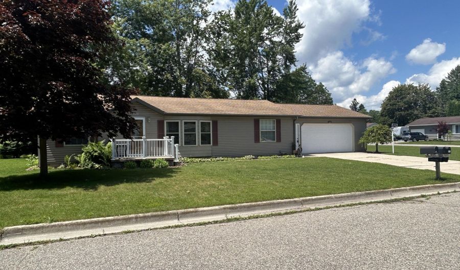362 N Addison St, Alpena, MI 49707 - 3 Beds, 2 Bath