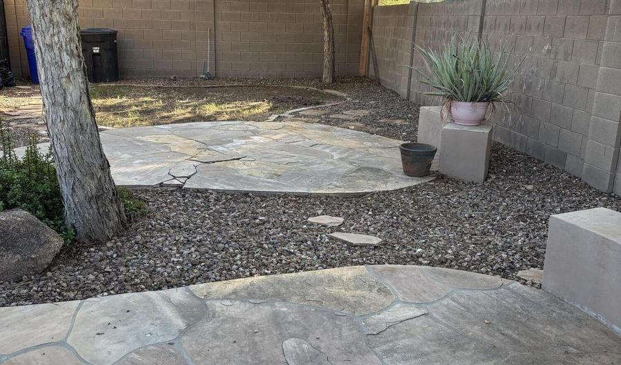 2401 E PEACH TREE Dr, Chandler, AZ 85249 - 3 Beds, 2 Bath