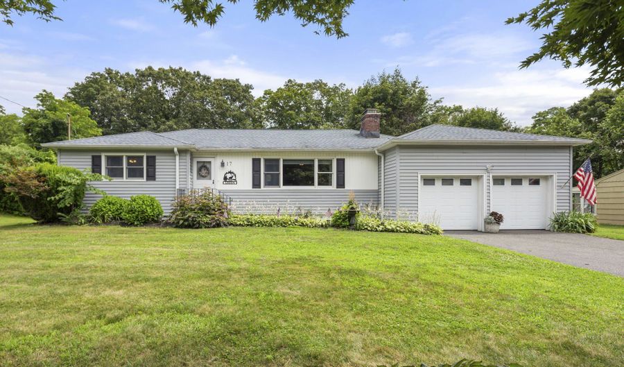 17 Valley Stream Dr, Danbury, CT 06811 - 3 Beds, 2 Bath