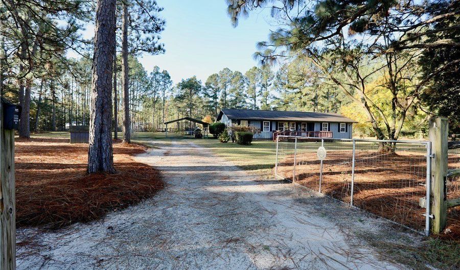 948 Pinebluff Lake Rd, Aberdeen, NC 28315 - 4 Beds, 3 Bath