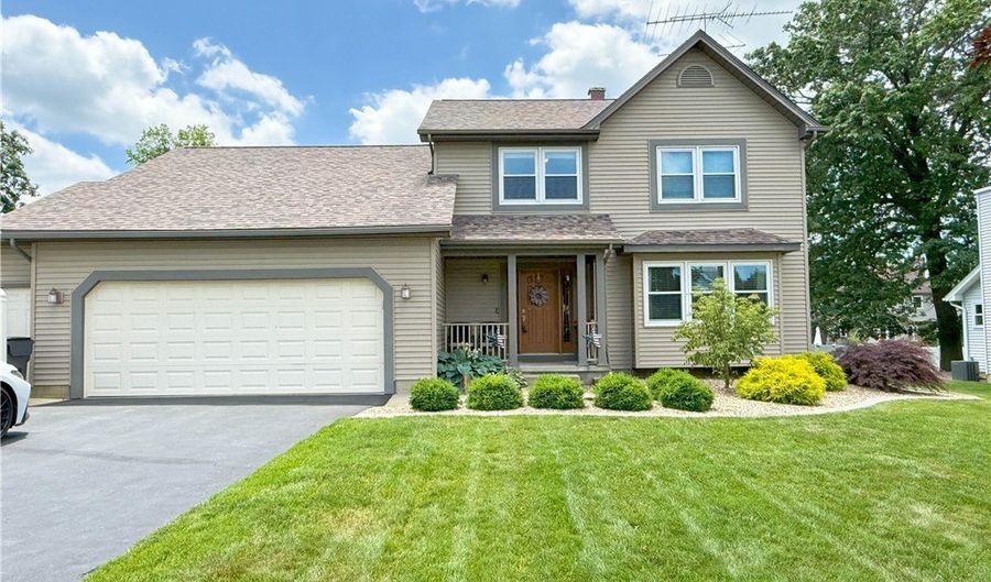 6471 Ridgeview Ave, Austintown, OH 44515 - 3 Beds, 3 Bath