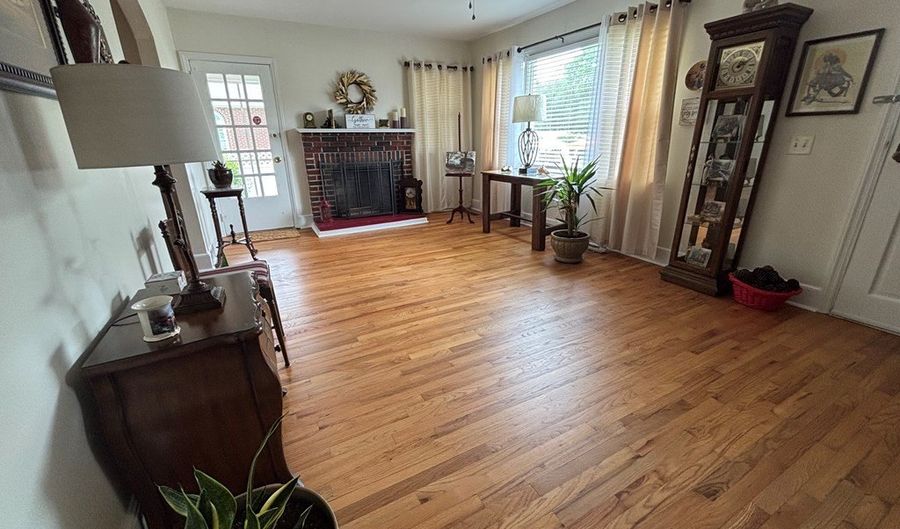 422 E Savannah St, Calhoun Falls, SC 29628 - 3 Beds, 1 Bath