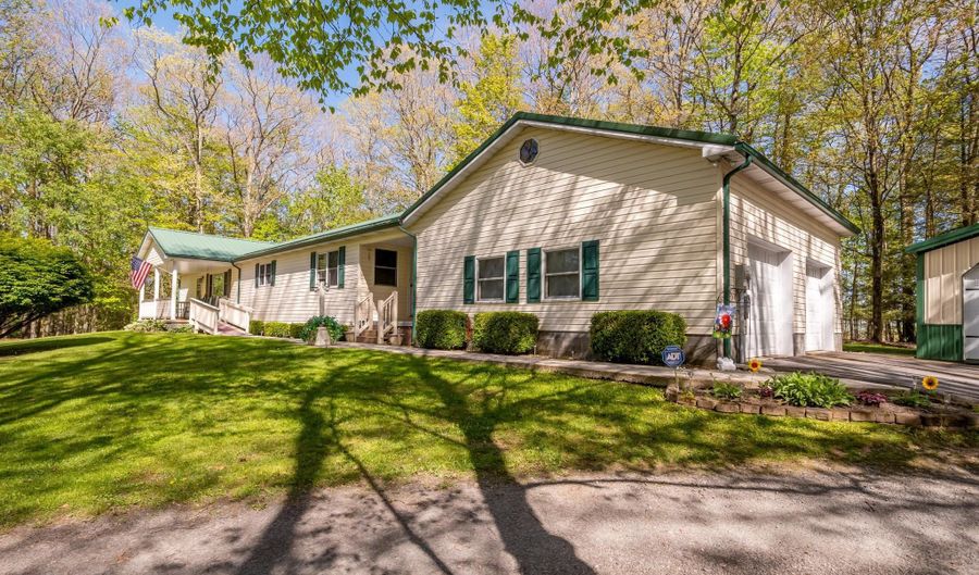 100 W YOUGHIOGHENY Dr, Aurora, WV 26705 - 3 Beds, 2 Bath
