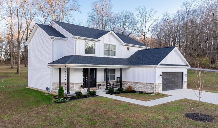 182 Whites Pt, Bedford, IN 47421 - 4 Beds, 3 Bath