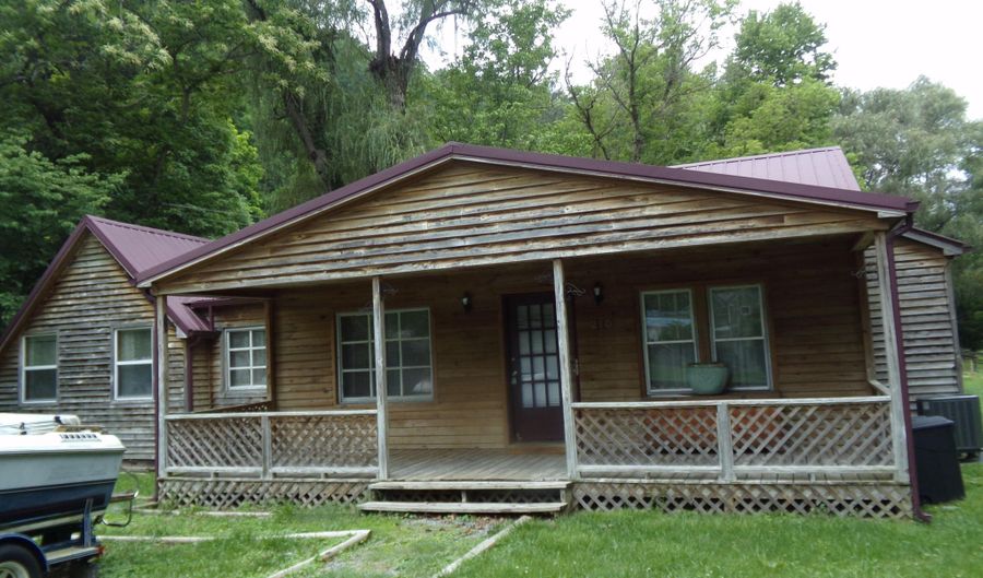 120 Wickham St, Alderson, WV 24910 - 3 Beds, 2 Bath
