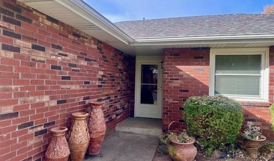 225 N Pringle Ave, Ash Grove, MO 65604 - 3 Beds, 2 Bath