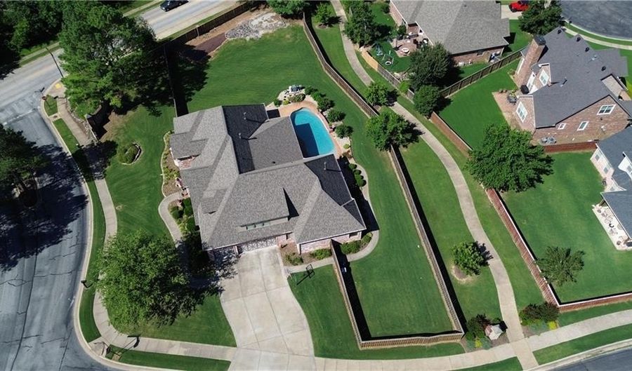 1503 NE Chapel Hill Dr, Bentonville, AR 72712 - 4 Beds, 5 Bath