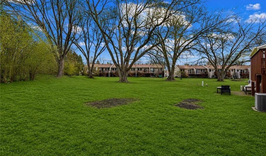 7093 146th St W, Apple Valley, MN 55124 - 2 Beds, 1 Bath