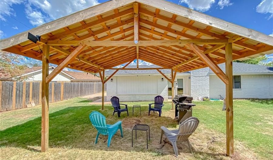 7710 John Carroll Dr, Abilene, TX 79606 - 3 Beds, 2 Bath