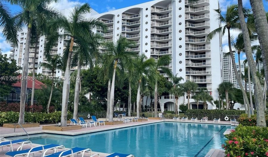 3610 Yacht Club Dr 514, Aventura, FL 33180 - 2 Beds, 2 Bath