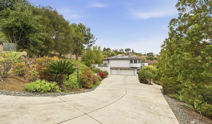 3132 Don Rolando, Escondido, CA 92025 - 4 Beds, 4 Bath