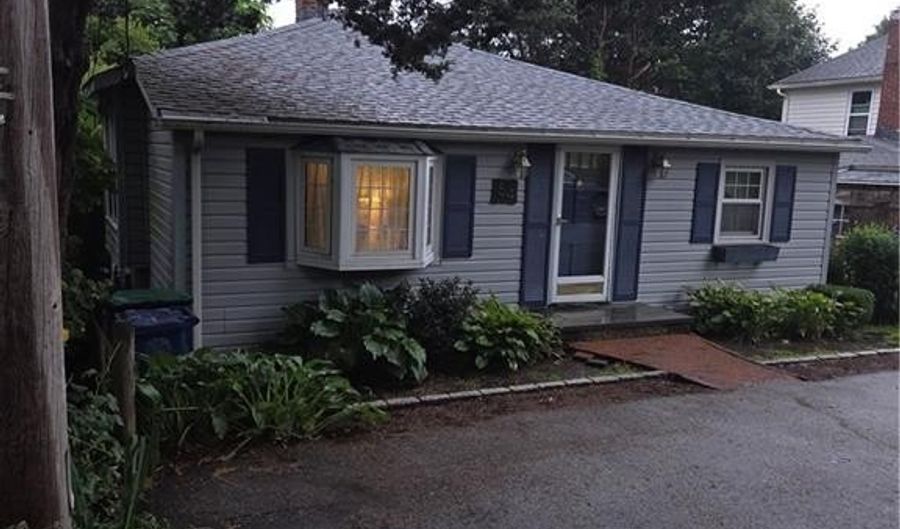 54 Ridge Rd, Warwick, RI 02889 - 1 Beds, 1 Bath