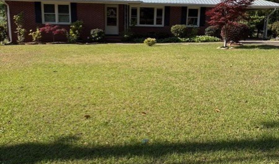205 SUNSET Dr, Abbeville, SC 29620 - 3 Beds, 2 Bath