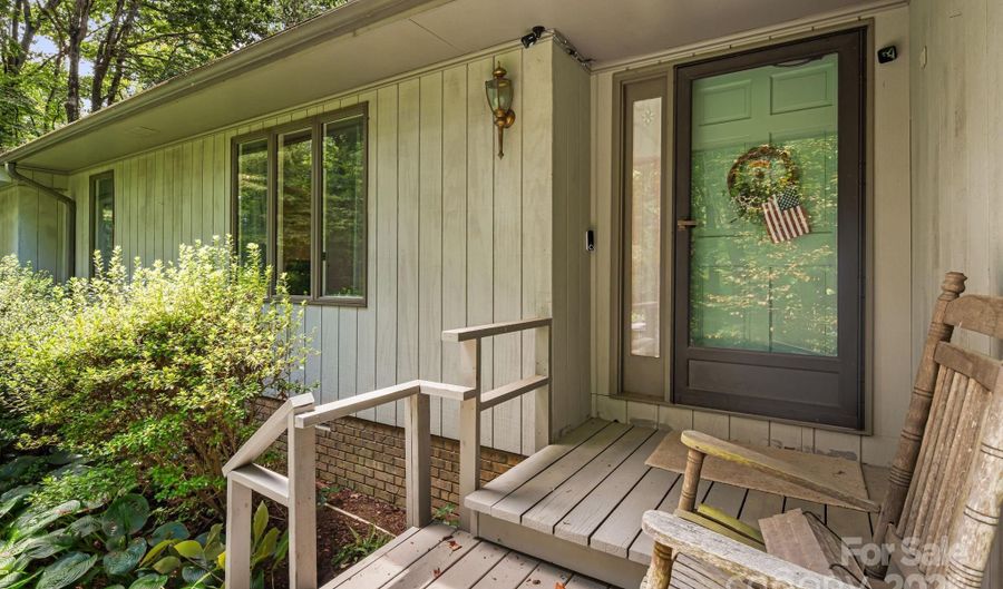 6 Brook Forest Dr, Arden, NC 28704 - 3 Beds, 4 Bath