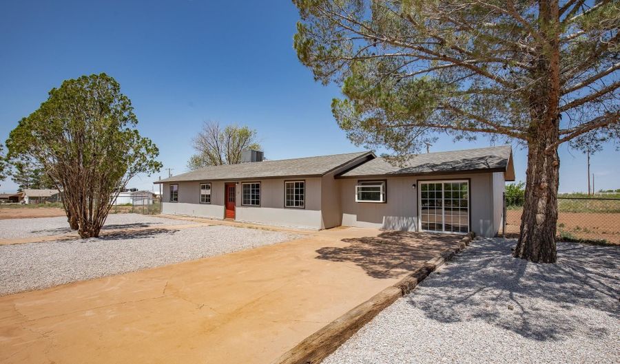 27 Mc Donnell Dr, Alamogordo, NM 88310 - 3 Beds, 2 Bath