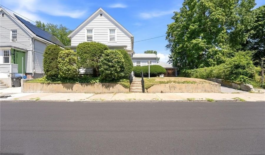 217 Narragansett St, Cranston, RI 02905 - 4 Beds, 2 Bath