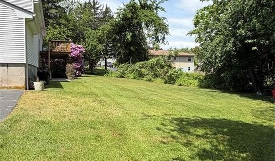 6 Balsam Ct, Johnston, RI 02919 - 3 Beds, 2 Bath
