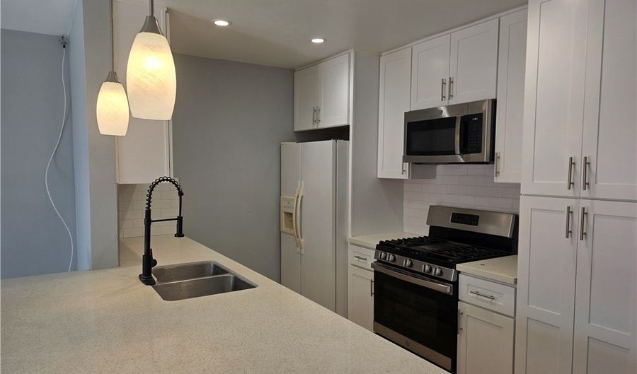 1541 E La Palma H2, Anaheim, CA 92805 - 2 Beds, 1 Bath