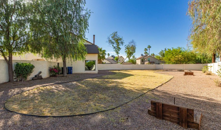1621 N CHIPPEWA Dr, Chandler, AZ 85224 - 3 Beds, 3 Bath