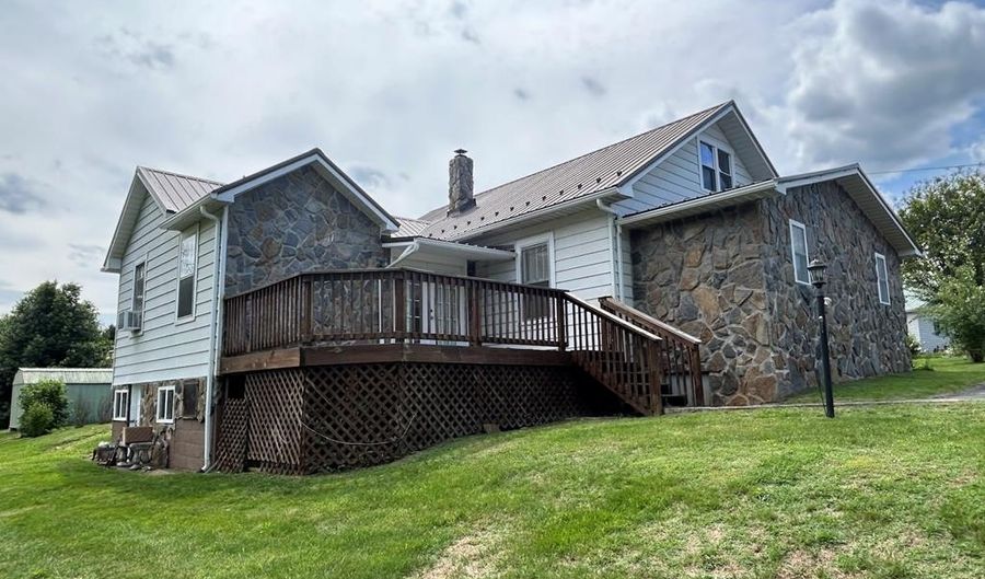 131 Lansworth Dr, Austinville, VA 24312 - 3 Beds, 2 Bath