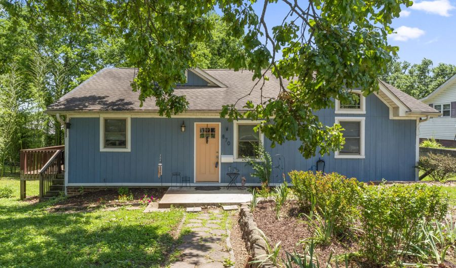 870 Birch St, Alcoa, TN 37701 - 3 Beds, 2 Bath