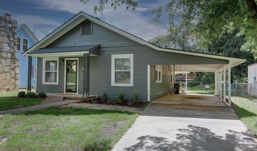 1320 N 9th St, Arkansas City, KS 67005 - 3 Beds, 2 Bath