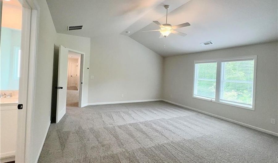 596 Rodeo Dr, Auburn, GA 30011 - 5 Beds, 3 Bath