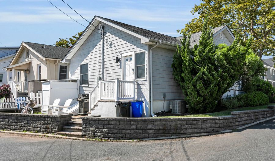505 Jefferson Ave, Avon By The Sea, NJ 07717 - 3 Beds, 1 Bath