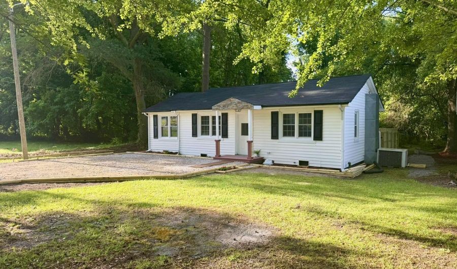 6305 Vance St, Bailey, NC 27807 - 3 Beds, 2 Bath