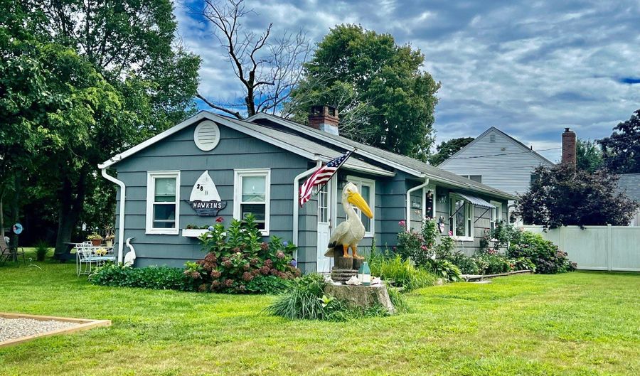 28 Kelsey Rd, Clinton, CT 06413 - 3 Beds, 1 Bath