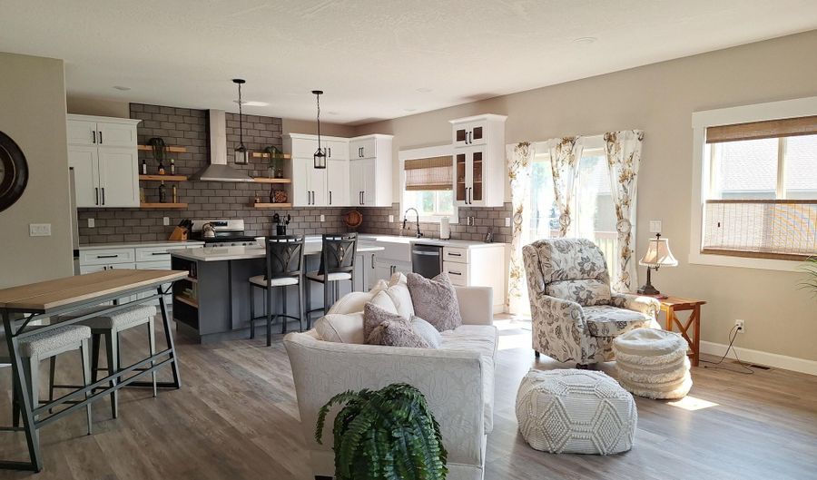 26 Ironwood Dr, Blanchard, ID 83804 - 2 Beds, 2 Bath