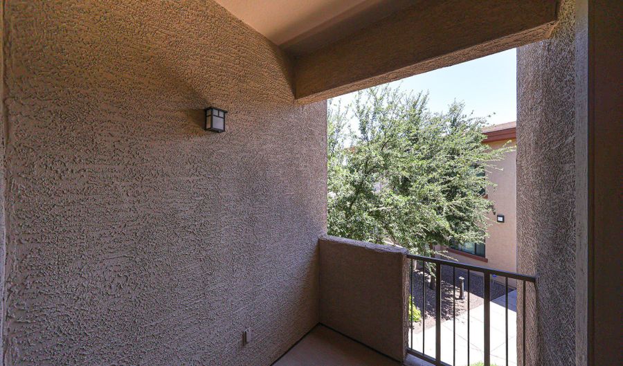 3330 S GILBERT Rd 2001, Chandler, AZ 85286 - 2 Beds, 2 Bath