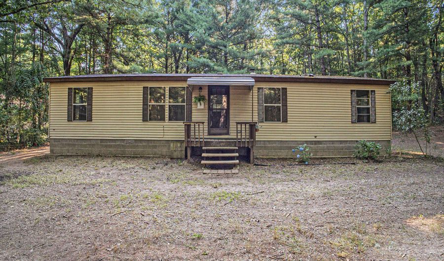 1735 39th St, Allegan, MI 49010 - 3 Beds, 2 Bath