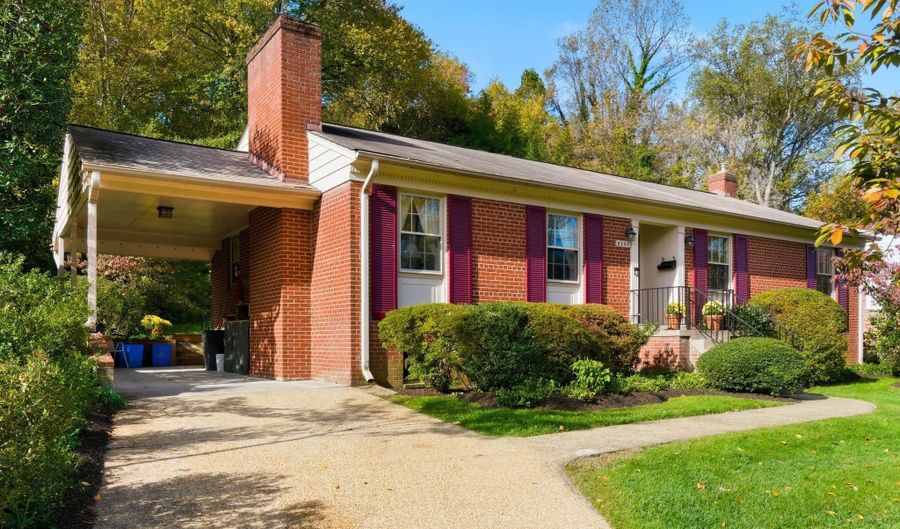 8200 BEECH TREE Rd, Bethesda, MD 20817 - 3 Beds, 3 Bath