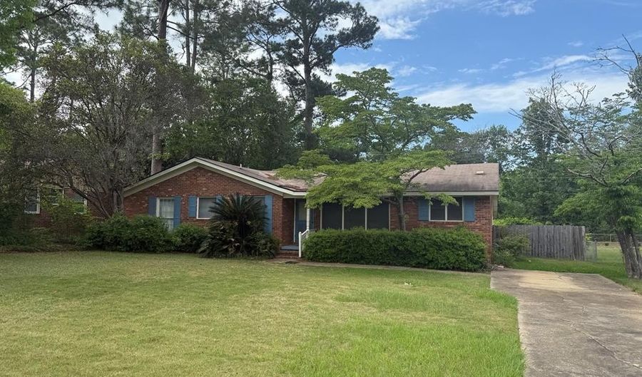 2611 PINE VALLEY Rd, Albany, GA 31707 - 3 Beds, 2 Bath