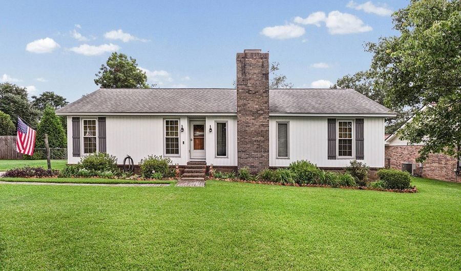 127 Warrington Rd, Albany, GA 31721 - 3 Beds, 2 Bath