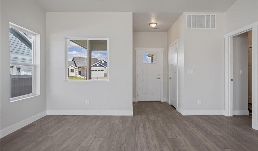 2324 BLUE NORTHER Ln, Cheyenne, WY 82007 - 3 Beds, 2 Bath