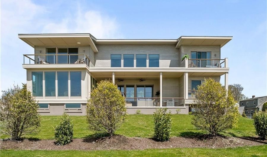 82 Ellery Rd, Newport, RI 02840 - 4 Beds, 3 Bath