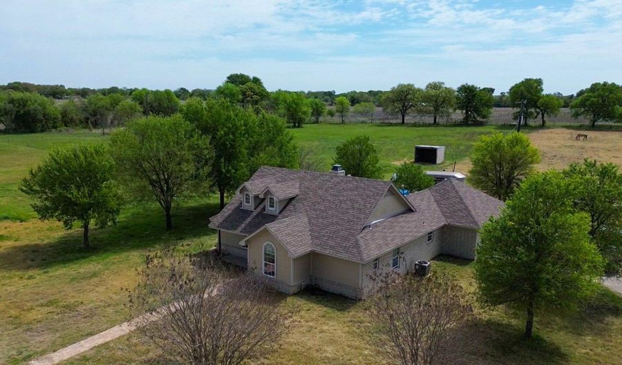 4773 Patton Lake Rd, Aquilla, TX 76622 - 3 Beds, 2 Bath