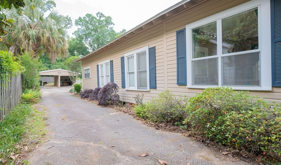 632 E. Evans St, Bainbridge, GA 39819 - 3 Beds, 2 Bath