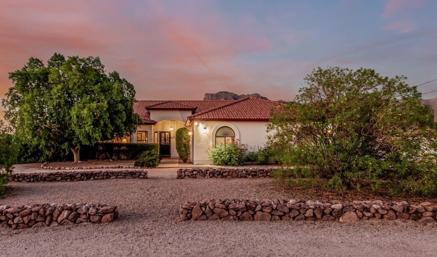 6190 E 22ND Ave, Apache Junction, AZ 85119 - 3 Beds, 2 Bath