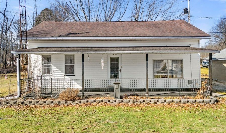 550 Johnson Ave, Alliance, OH 44601 - 2 Beds, 1 Bath