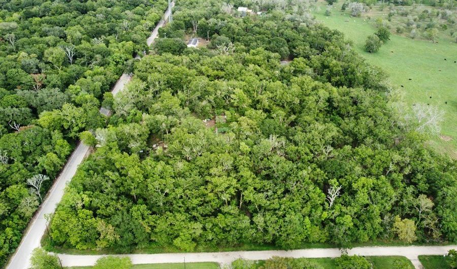 555 COUNTY ROAD 31, Angleton, TX 77515 - 0 Beds, 0 Bath