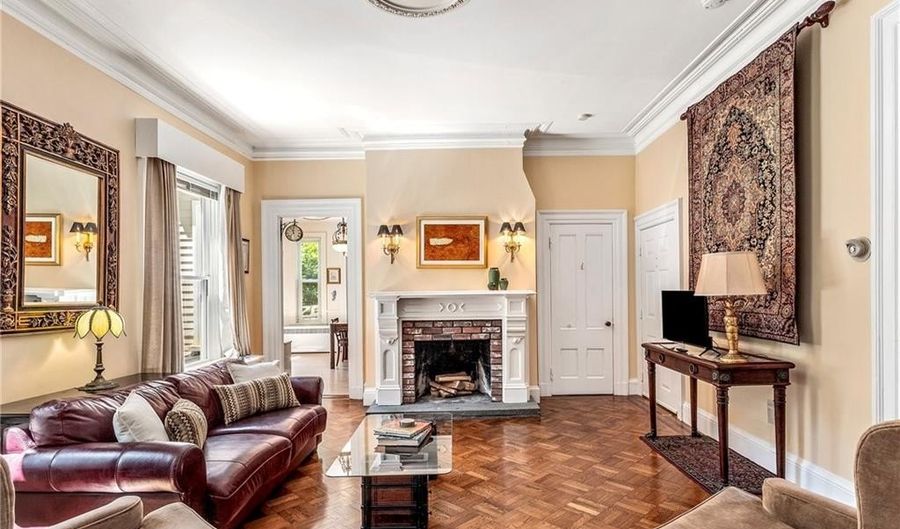 245 Eustis Ave B, Newport, RI 02840 - 1 Beds, 1 Bath