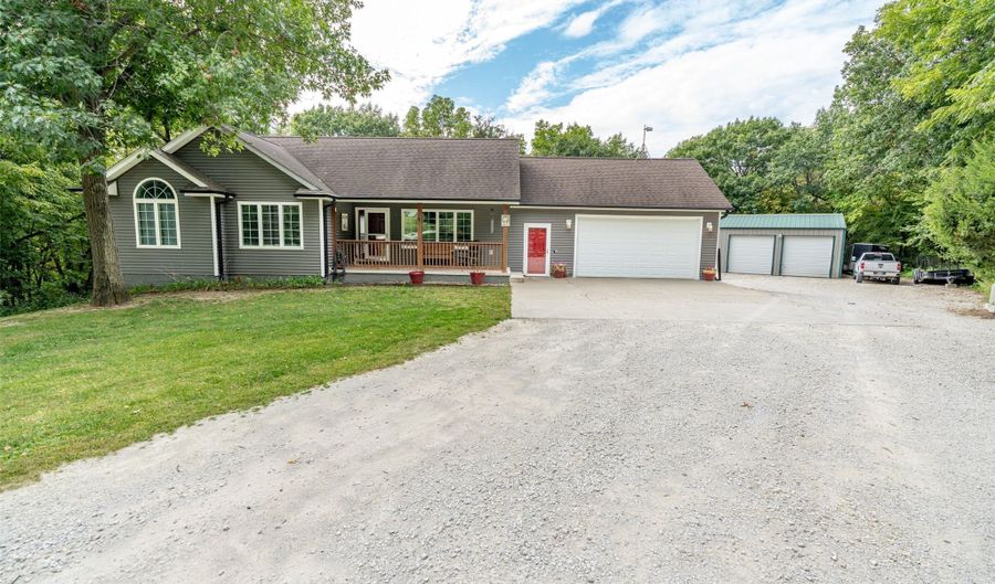 30421 Pueblo Ct, Adel, IA 50003 - 4 Beds, 3 Bath