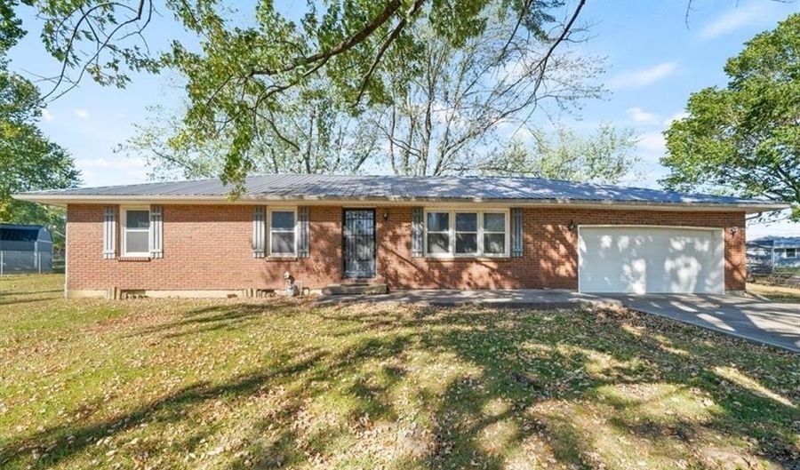 107 Circle Dr, Archie, MO 64725 - 3 Beds, 2 Bath