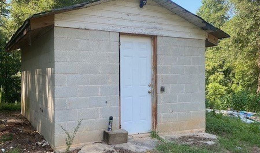 483 Greasy Crk, Homer, GA 30547 - 3 Beds, 2 Bath