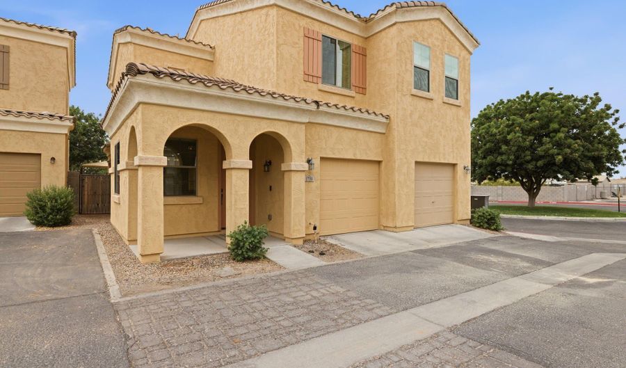 1739 S DESERT VIEW Pl, Apache Junction, AZ 85120 - 3 Beds, 3 Bath
