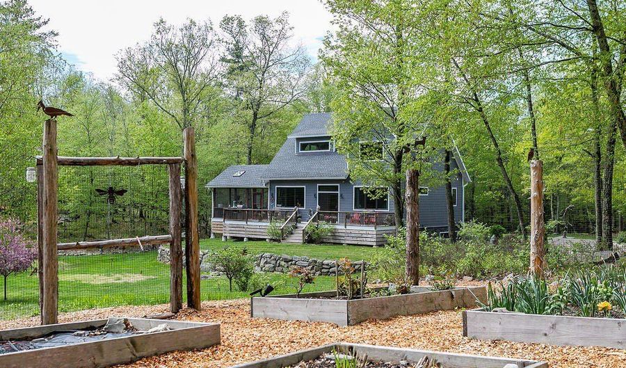 43 Bee Tree Ln, Accord, NY 12404 - 3 Beds, 4 Bath